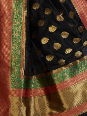 delicate golden border banarasi saree with blouse - 15363691 - Standard Image - 4