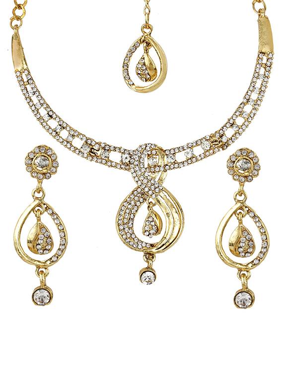 Necklace, earrings & maangteeka set - 15415356 - Zoom Image - 1