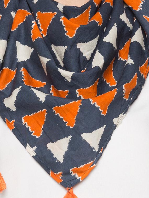 solid high-low kurta with scarf - 15419125 - Zoom Image - 4