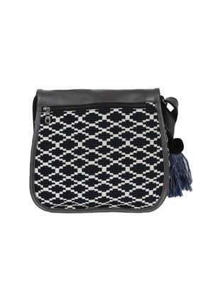 black leatherette (pu) regular sling bag - 15421008 - Standard Image - 2