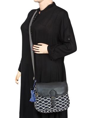 black leatherette (pu) regular sling bag - 15421008 - Standard Image - 6