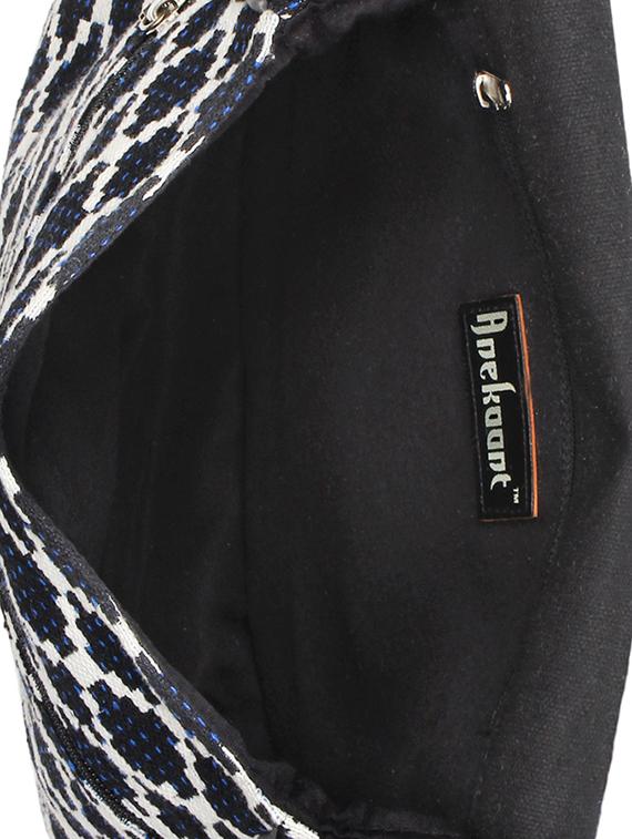 black leatherette (pu) regular sling bag - 15421008 - Zoom Image - 3