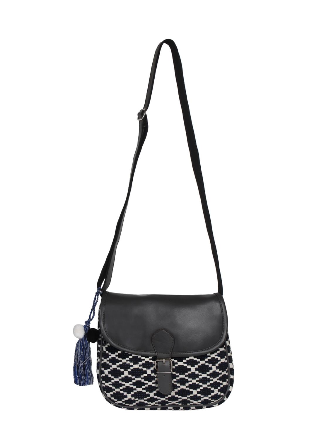 black leatherette (pu) regular sling bag - 15421008 - Zoom Image - 5
