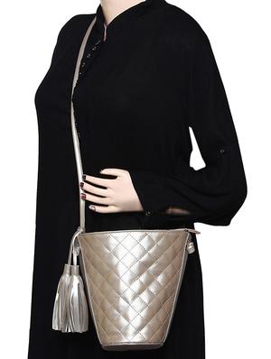 metallic leatherette (pu) regular sling bag - 15421022 - Standard Image - 6