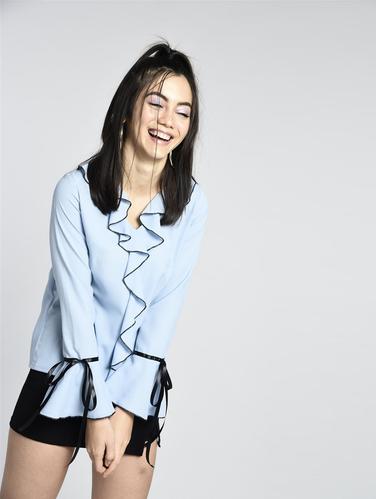 tie-up bell sleeve ruffled top - 15426416 - Very Small Image - 1