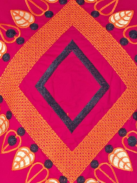 straight embroidered kurta - 15433171 - Zoom Image - 4