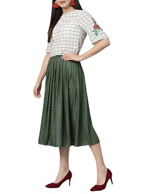 checkered top and pleated skirt set - 15436871 - Standard Image - 2