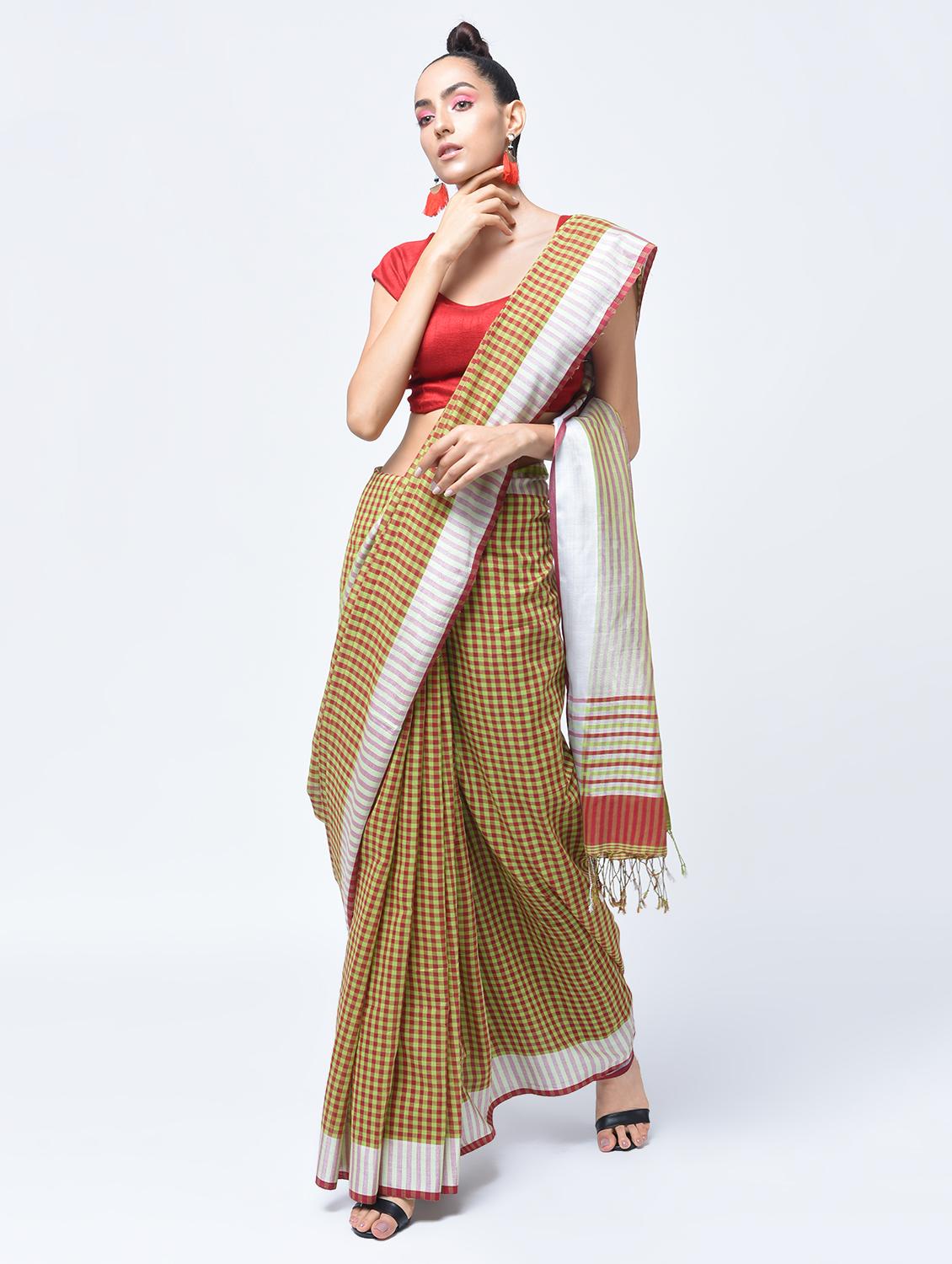 contrast pallu checkered jamdani saree with blouse - 15452413 - Zoom Image - 1
