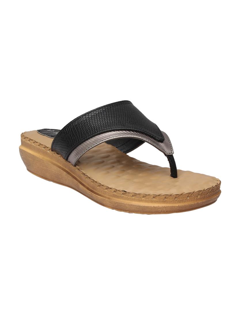 black toe separator slippers - 15477242 - Zoom Image - 1