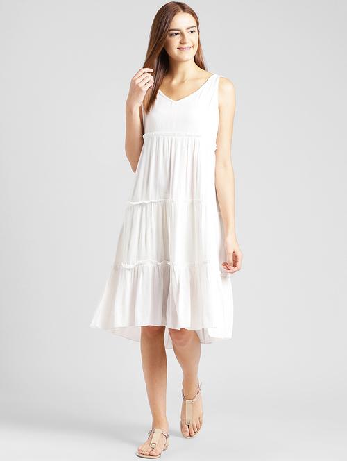 v-neck tiered dress - 15482031 - Very Small Image - 1