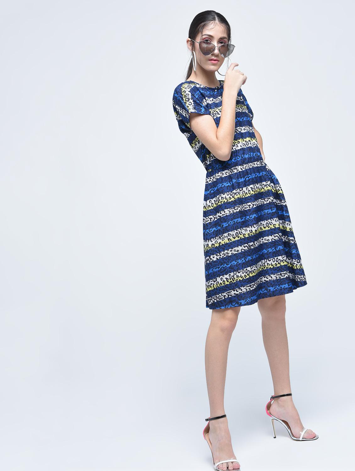elasticated waist key hole front dress - 15486027 - Zoom Image - 1