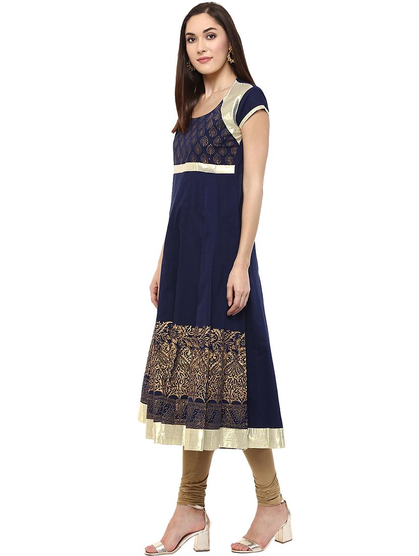 brocade yoke foil print kurta - 15523852 - Zoom Image - 2
