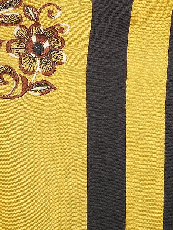 straight embroidered kurta - 15524870 - Zoom Image - 4