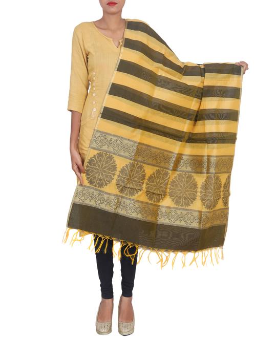 banarasi dupatta with tassels - 15545844 - Standard Image - 1