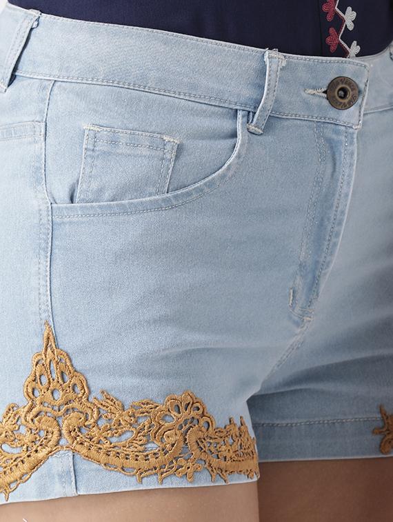 lace hem detailed shorts - 15574015 - Zoom Image - 5