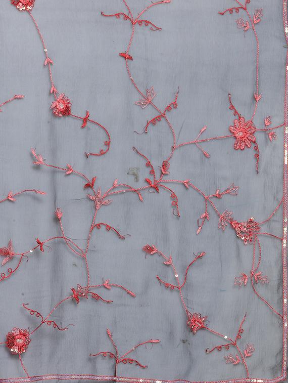 floral aari embroidered saree with blouse - 15590985 - Zoom Image - 4