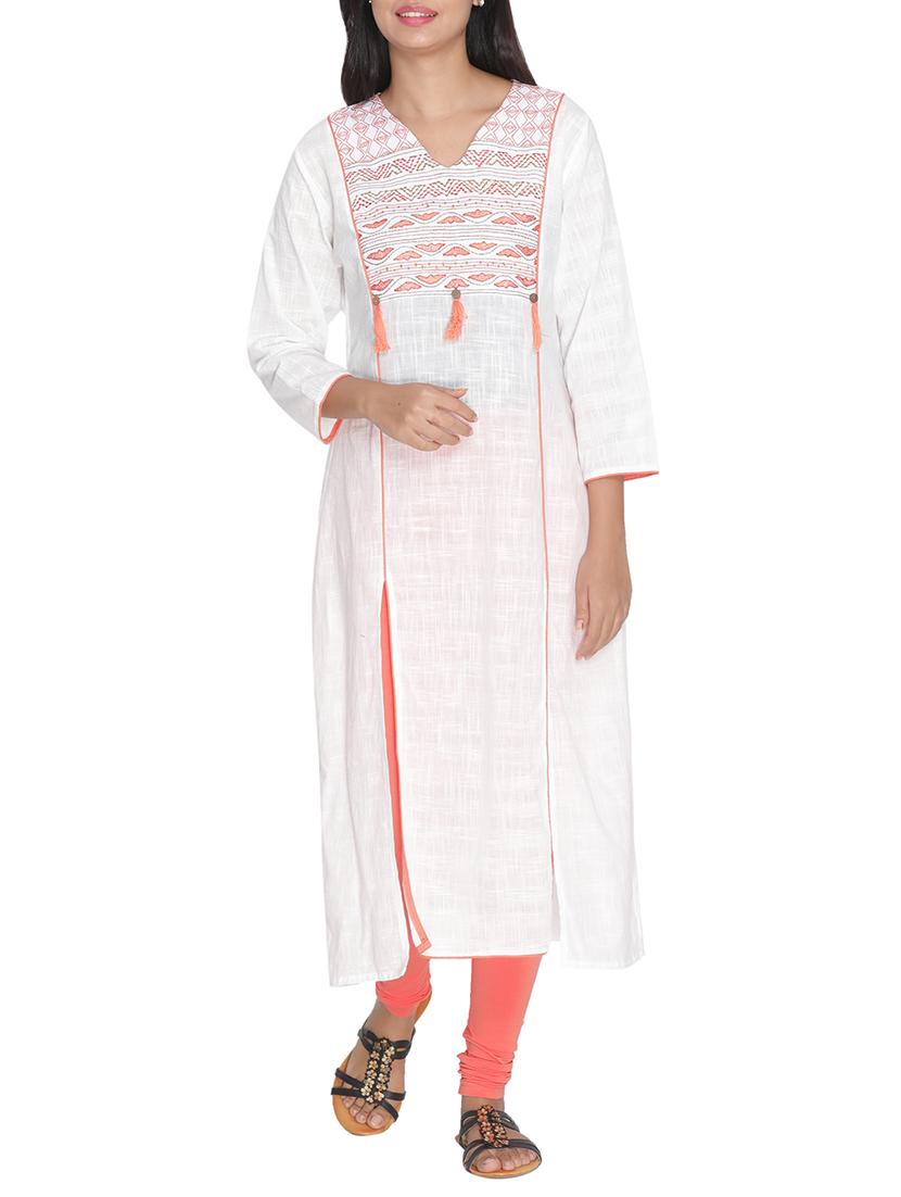 Double slit embroidered kurta with tassels - 15604682 - Zoom Image - 1