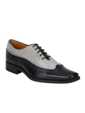 black Leather lace-up brouges - 15613343 - Standard Image - 1