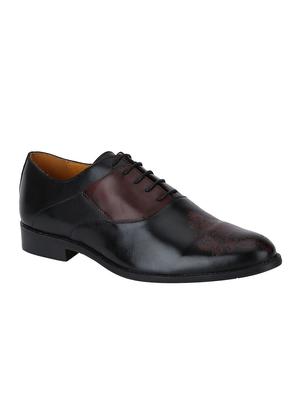 black Leather lace-up oxfords - 15613406 - Standard Image - 1