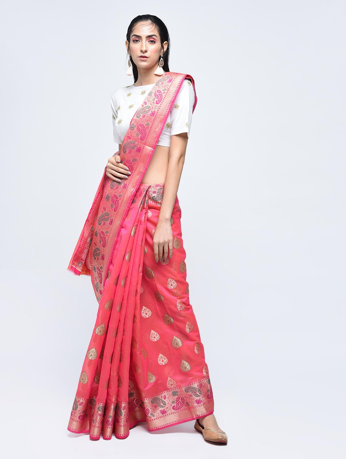 paisley zari border banarasi saree with blouse - 15622868 - Zoom Image - 1