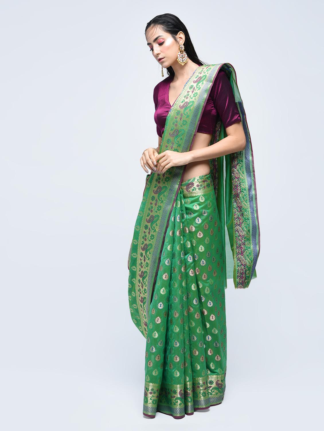 paisley zari border banarasi saree with blouse - 15622873 - Zoom Image - 1