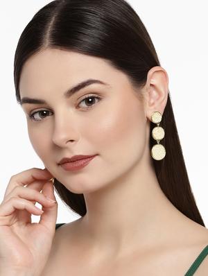 gold metal jewellery - 15627680 - Standard Image - 1