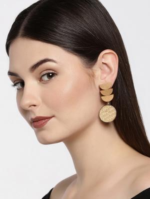 gold metal jewellery - 15627683 - Standard Image - 1