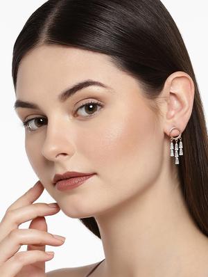 gold metal jewellery - 15627693 - Standard Image - 1