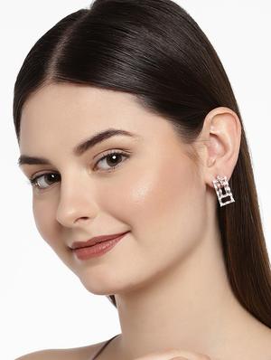 gold metal jewellery - 15627696 - Standard Image - 1