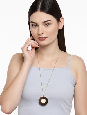 gold metal jewellery - 15627714 - Standard Image - 1