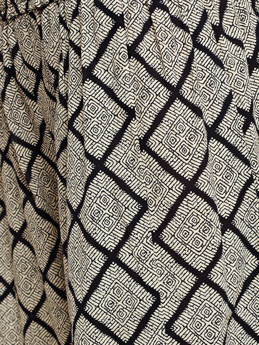 pintucks yoke desing kurta with palazzo set - 15634880 - Zoom Image - 5