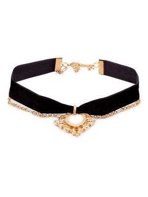 black choker - 15641260 - Standard Image - 2
