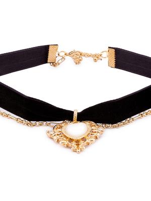 black choker - 15641260 - Standard Image - 4