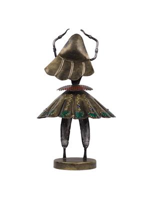 decorative statue - 15645100 - Standard Image - 3