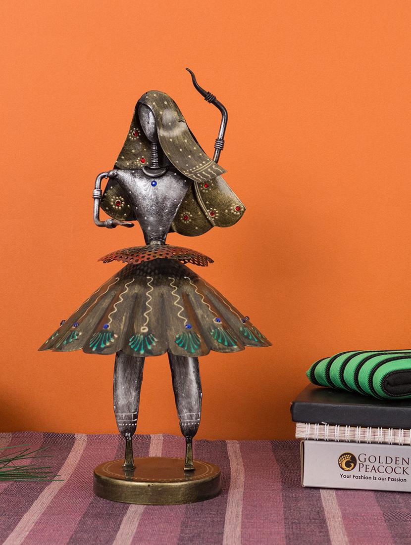 decorative statue - 15645101 - Zoom Image - 1