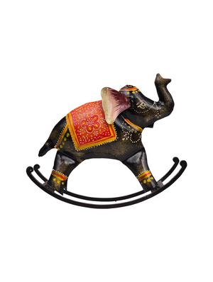 decorative statue - 15645116 - Standard Image - 3