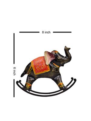 decorative statue - 15645116 - Standard Image - 4