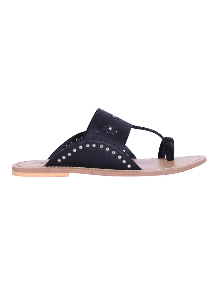 black one toe kolhapuris - 15650248 - Zoom Image - 2