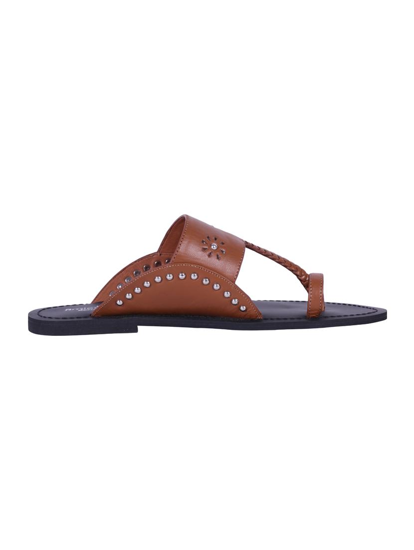 brown one toe kolhapuris - 15650249 - Zoom Image - 2