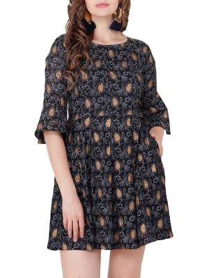 pocket detail pleated dress - 15650875 - Standard Image - 2