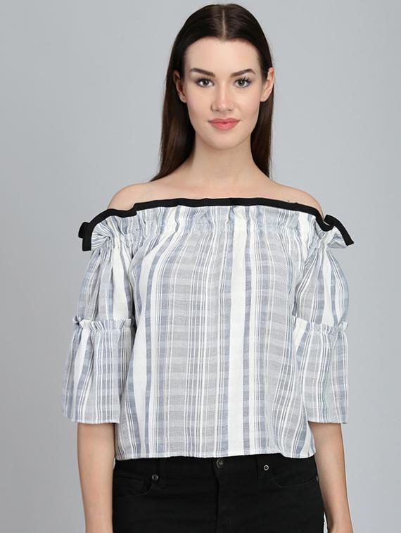 cold shoulder ruffle detailed top - 15671786 - Zoom Image - 1