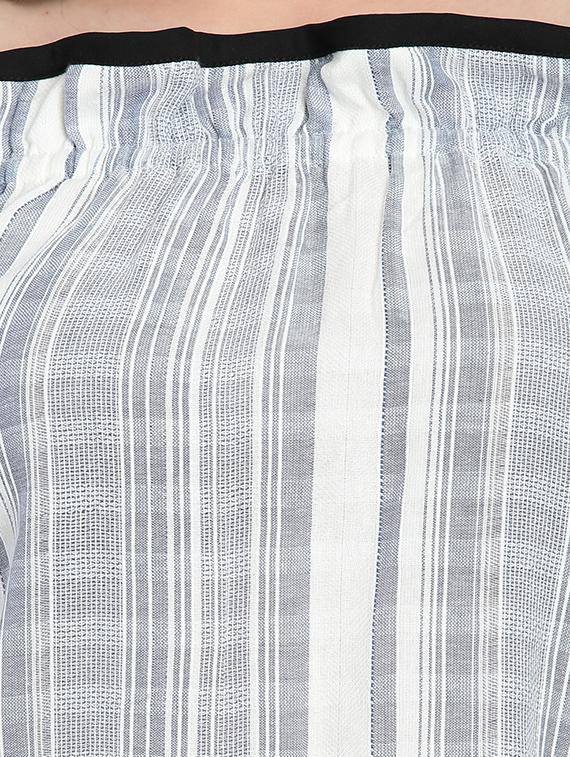 cold shoulder ruffle detailed top - 15671786 - Zoom Image - 4