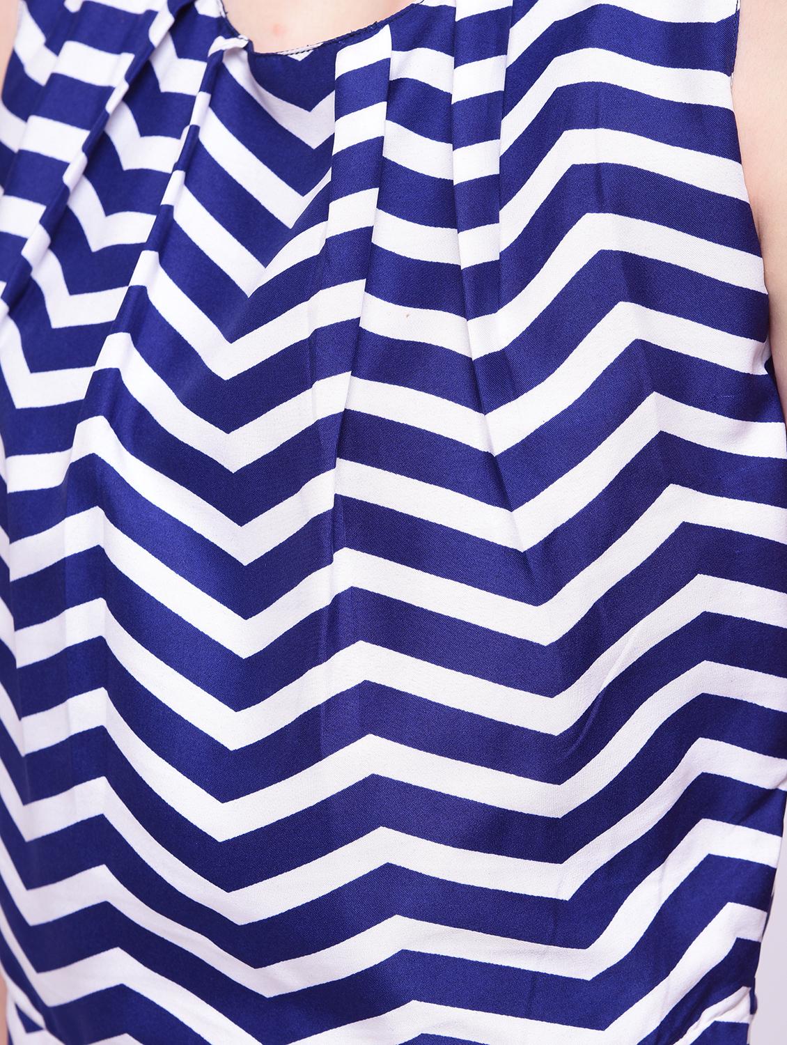 pleated neck chevron maxi dress - 15692016 - Zoom Image - 5