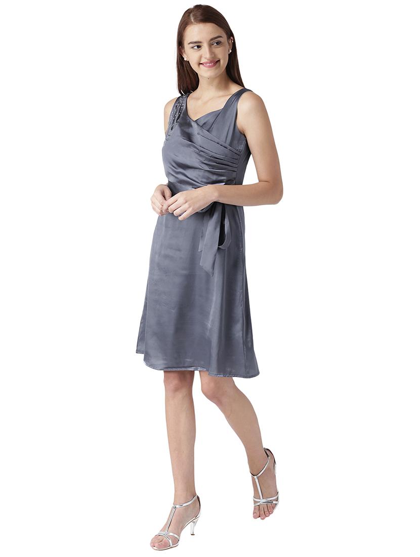 pleat detail sequined belted dress - 15709080 - Zoom Image - 4