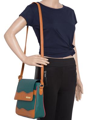 grey leatherette (pu) messenger handbag - 15710331 - Standard Image - 5