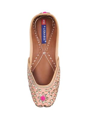 pink slip on jutis - 15710874 - Standard Image - 4
