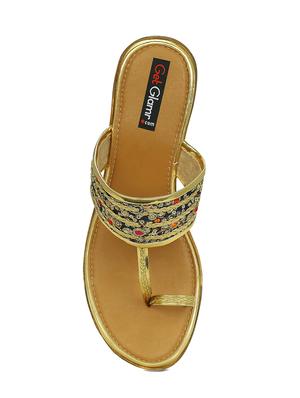 gold rush kolhapuri wedges - 15713371 - Standard Image - 4