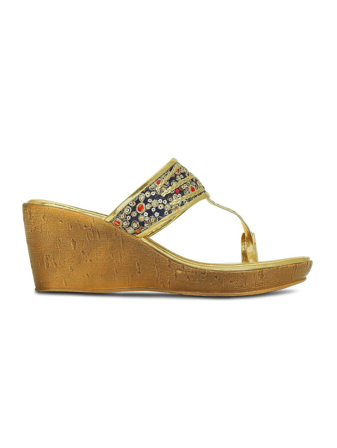 gold rush kolhapuri wedges - 15713371 - Zoom Image - 2