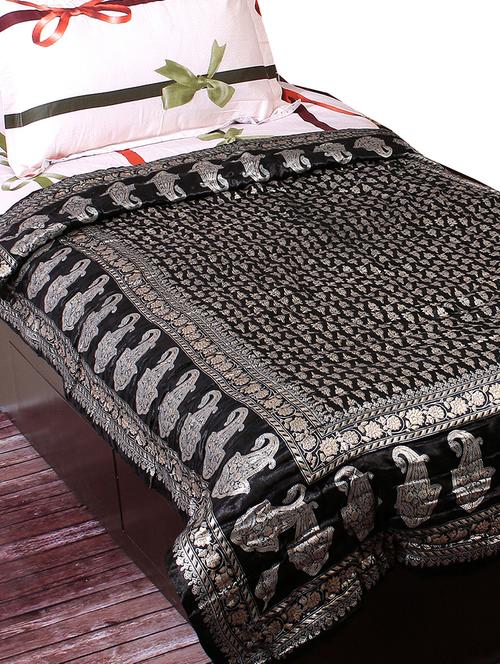Black Base Sanganeri Print Single Bed Quilt - 15727146 - Standard Image - 1