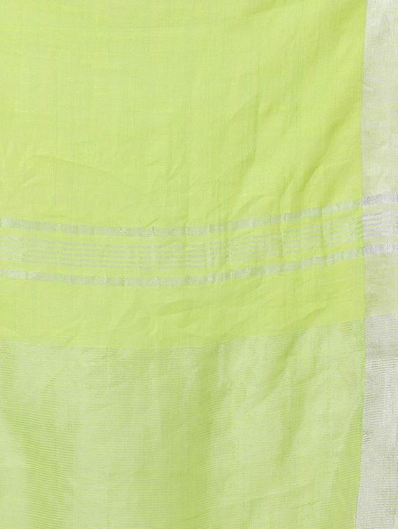 solid handloom saree with blouse - 15728575 - Zoom Image - 4